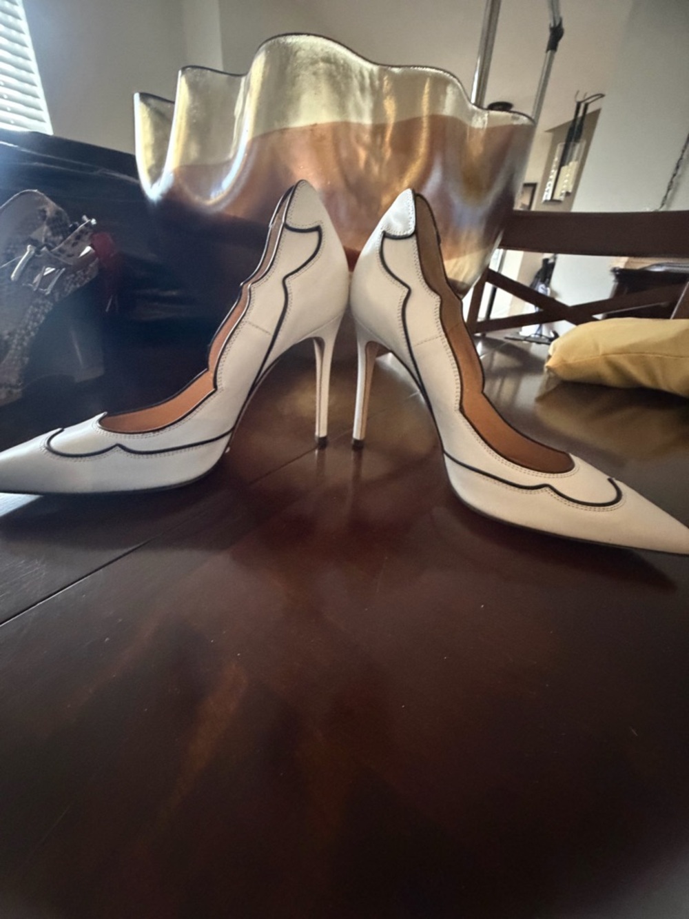 Gianvito Rossi White Scalloped Pointed-Toe Pumps with Black Trim - Picture 6 of 12